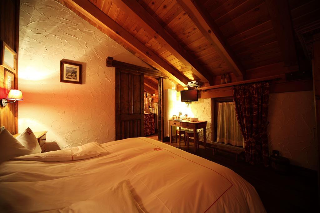 Eco Chalet Maison Dominique Challand-Saint-Anselme Quarto foto