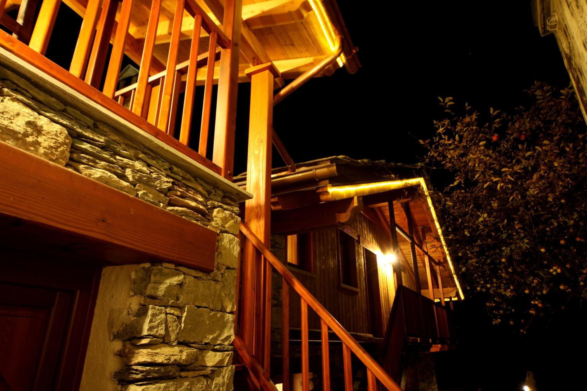 Eco Chalet Maison Dominique Challand-Saint-Anselme Exterior foto